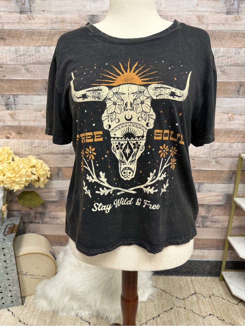 HRT&LUV black cow skull graphic t shirt large